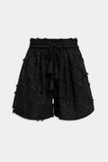 SHORTS AUS BESTICKTEM MUSSELIN